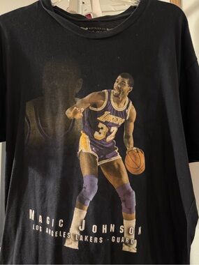 Mitchell & Ness LA Lakers Magic Johnson #32 Player Graphic Vintage Style Tee